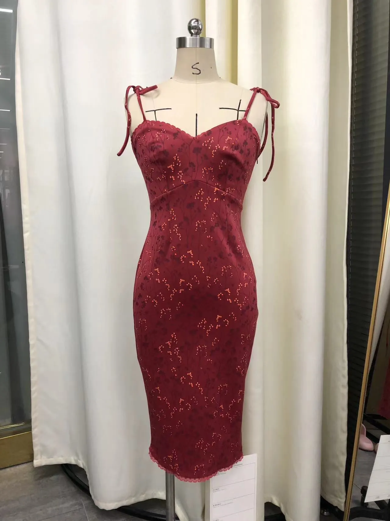 Cottage Bodycon Dress (Wine)