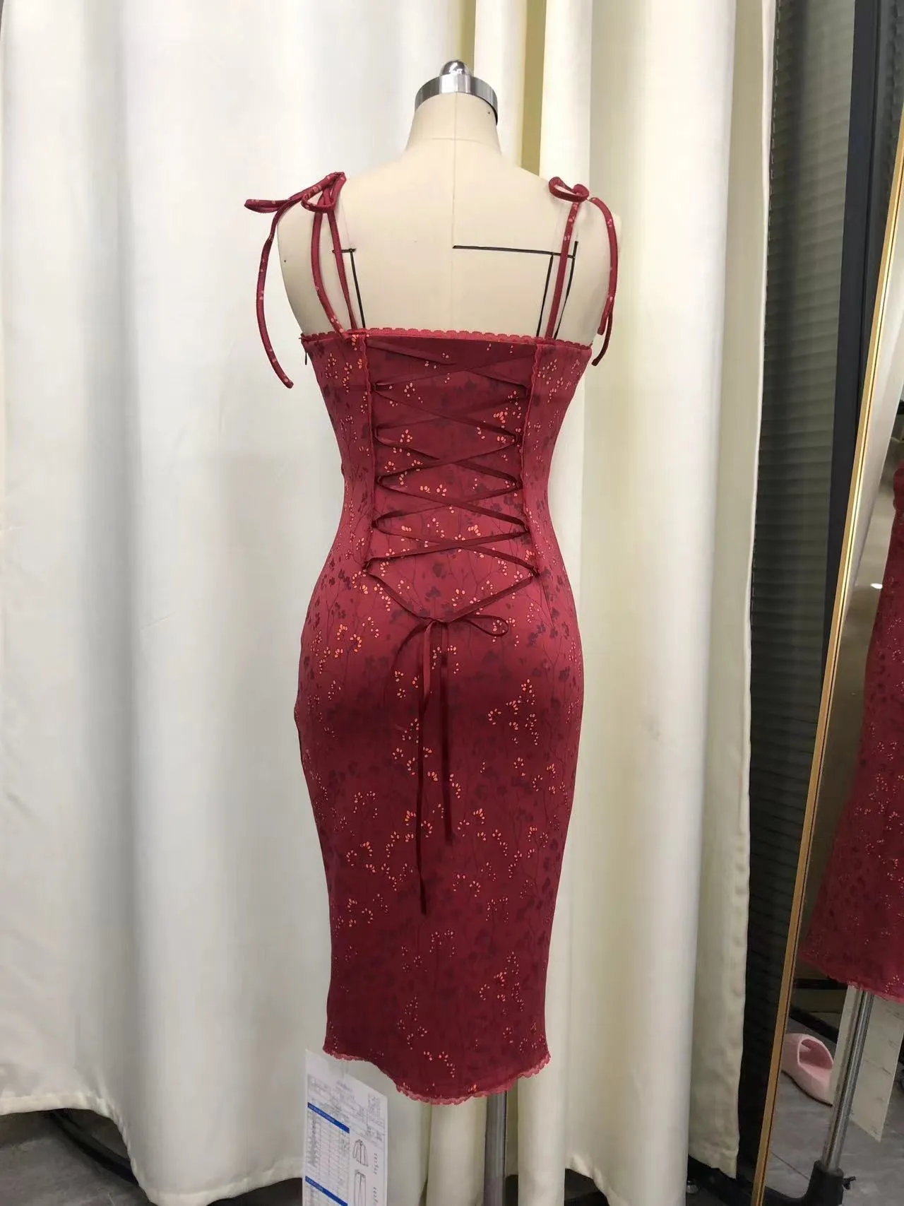 Cottage Bodycon Dress (Wine)